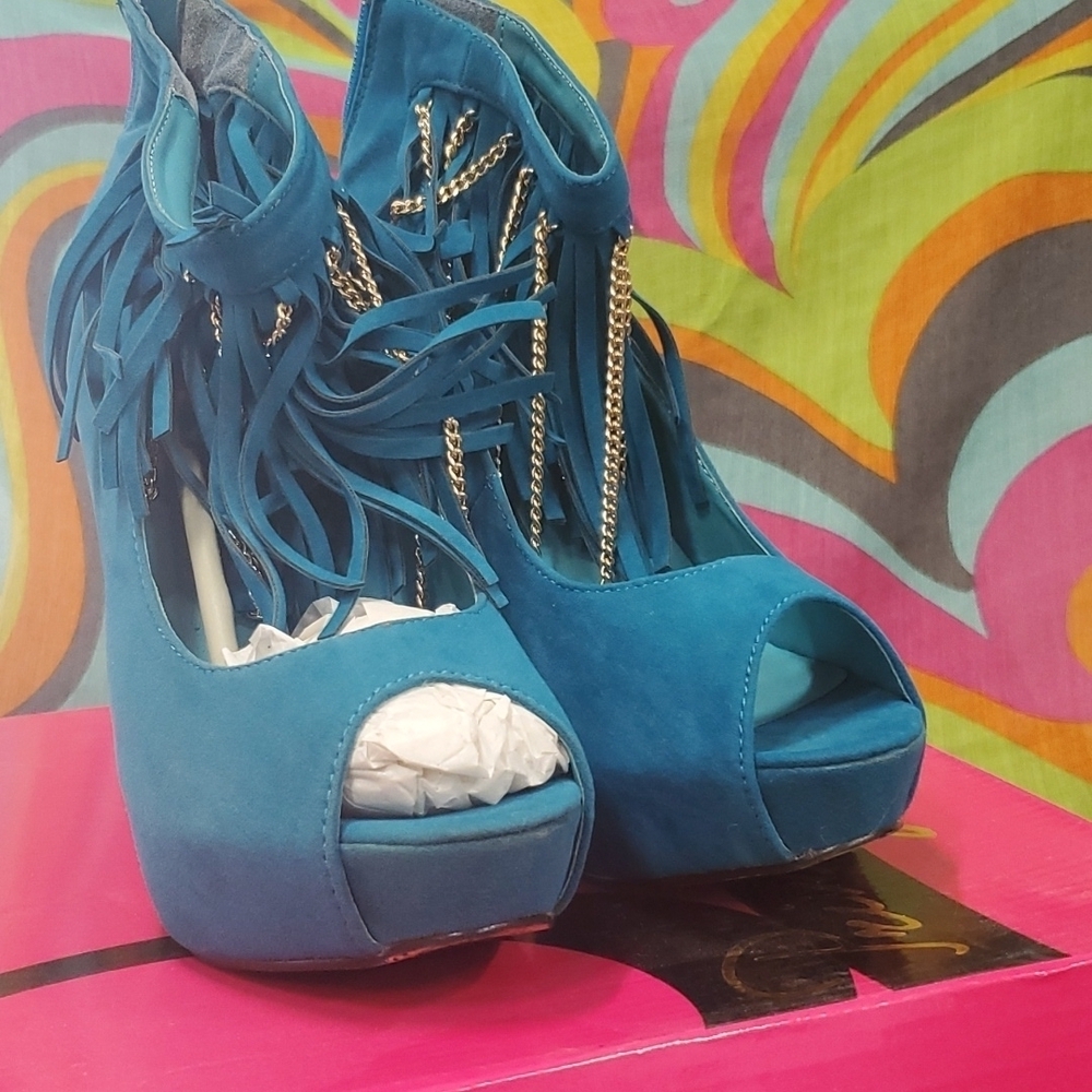Privileged By J.C. Dossier Corrine Teal Heels SZ 7